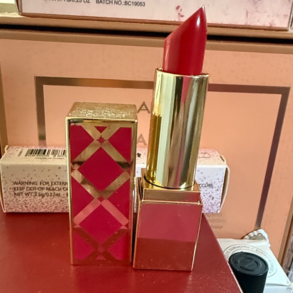 Estee Lauder Radiant Pink Lipstick